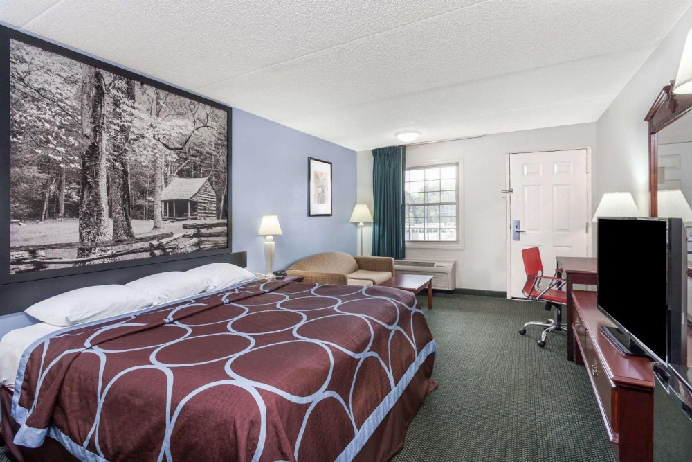 Super 8 by Wyndham Kingston Main image